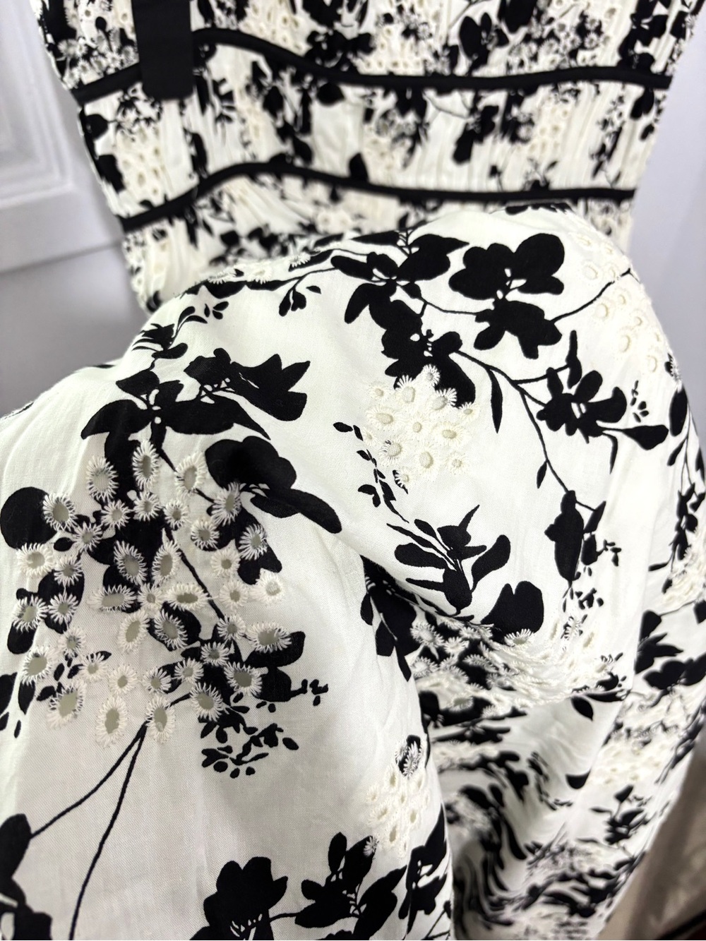 En Saison Black and White Floral Maxi Dress - Picture 7 of 8